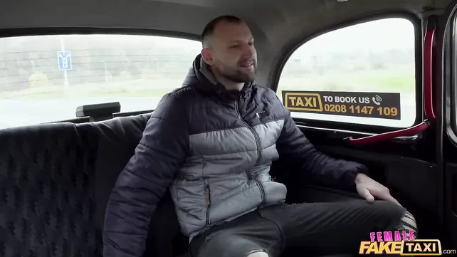 Le chauffeur de taxi a proposé à un passager de payer avec son boulon